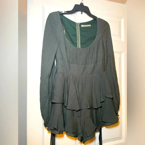 Saints & Secrets Woman’s Forest Green Romper Small Ruffled Belted Long Sleeves - Picture 1 of 8
